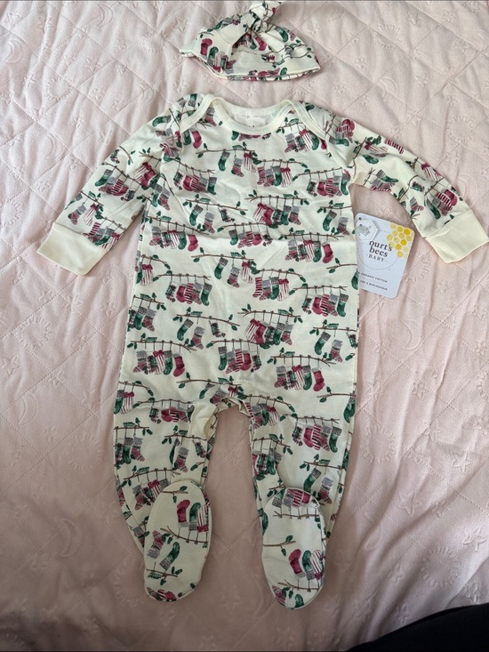 Burts Bees Other - Burt bees Baby 3-6 months Christmas pajamas organic cotton